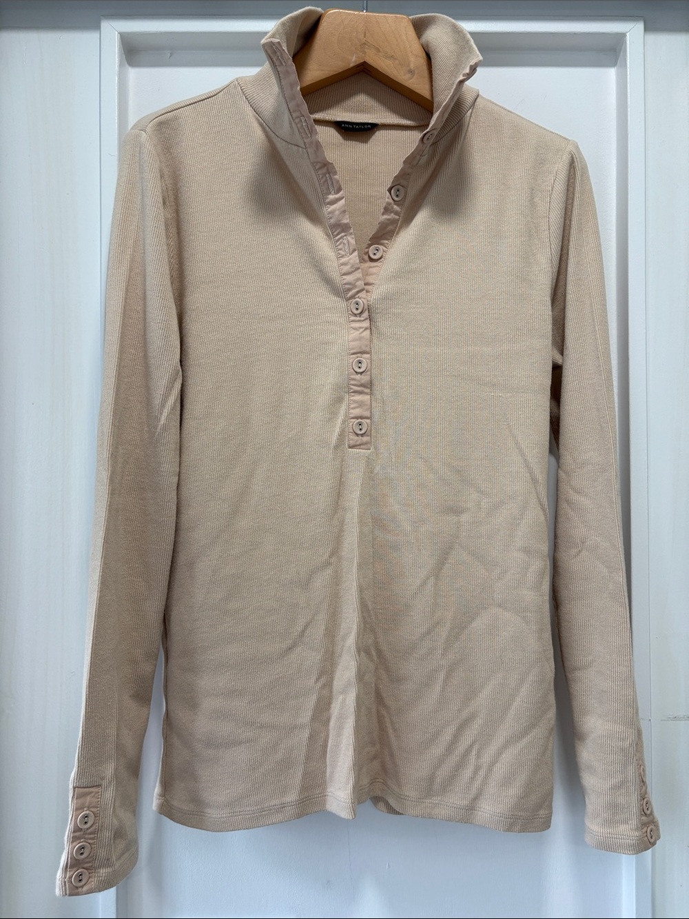 Ann Taylor Beige Tan Long Sleeve Polo Collared Henley Ribbed Knit Top Size Small